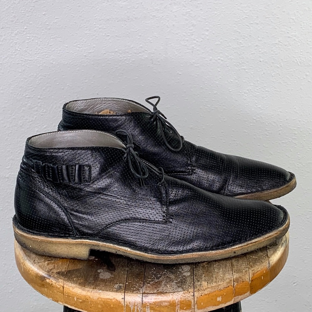 Marc Jacobs perforated leather lace up chukka boot